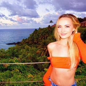 Meet your Posher, Noelle